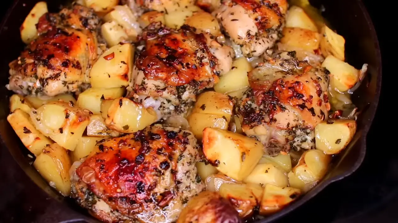 Garlic Butter Roasted Chicken and Potatoes – Recipe quick and easy