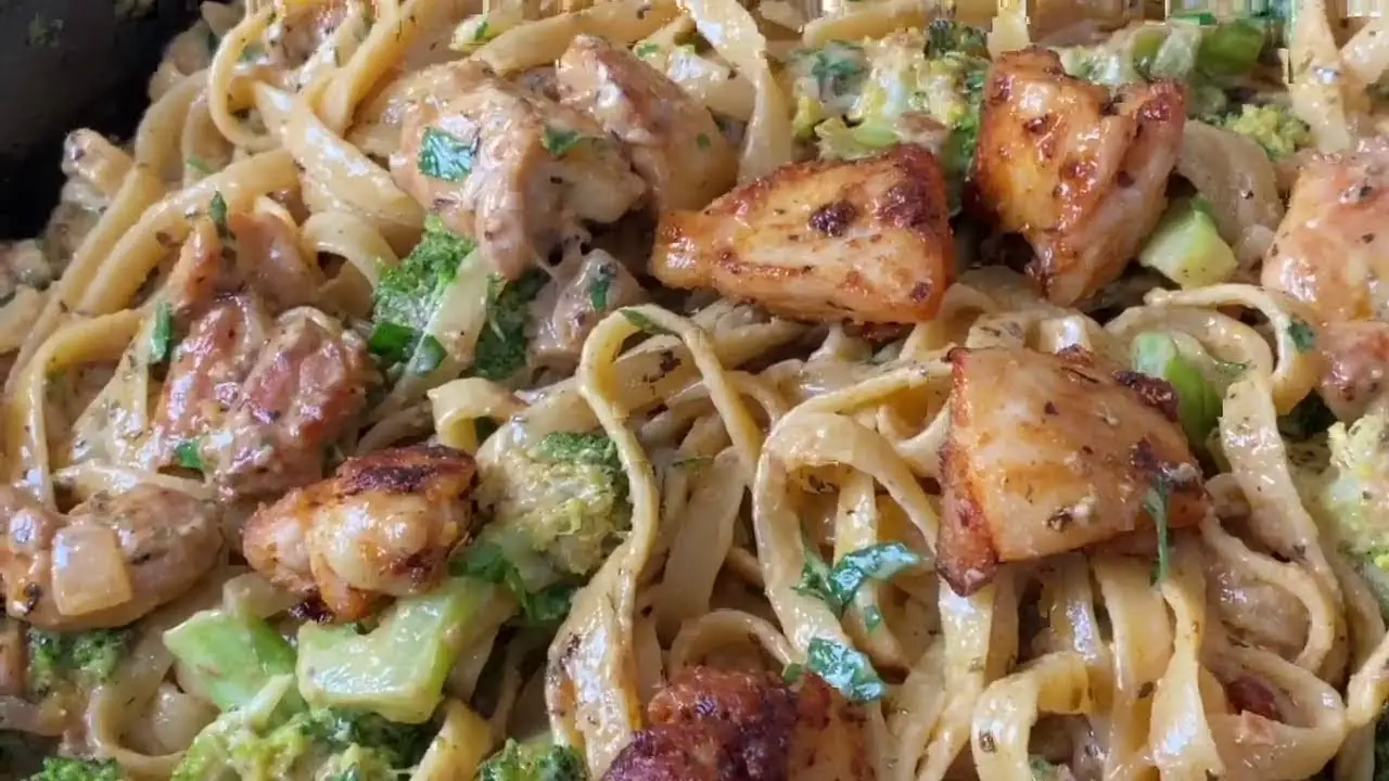 Cajun Chicken An Broccoli Alfredo
