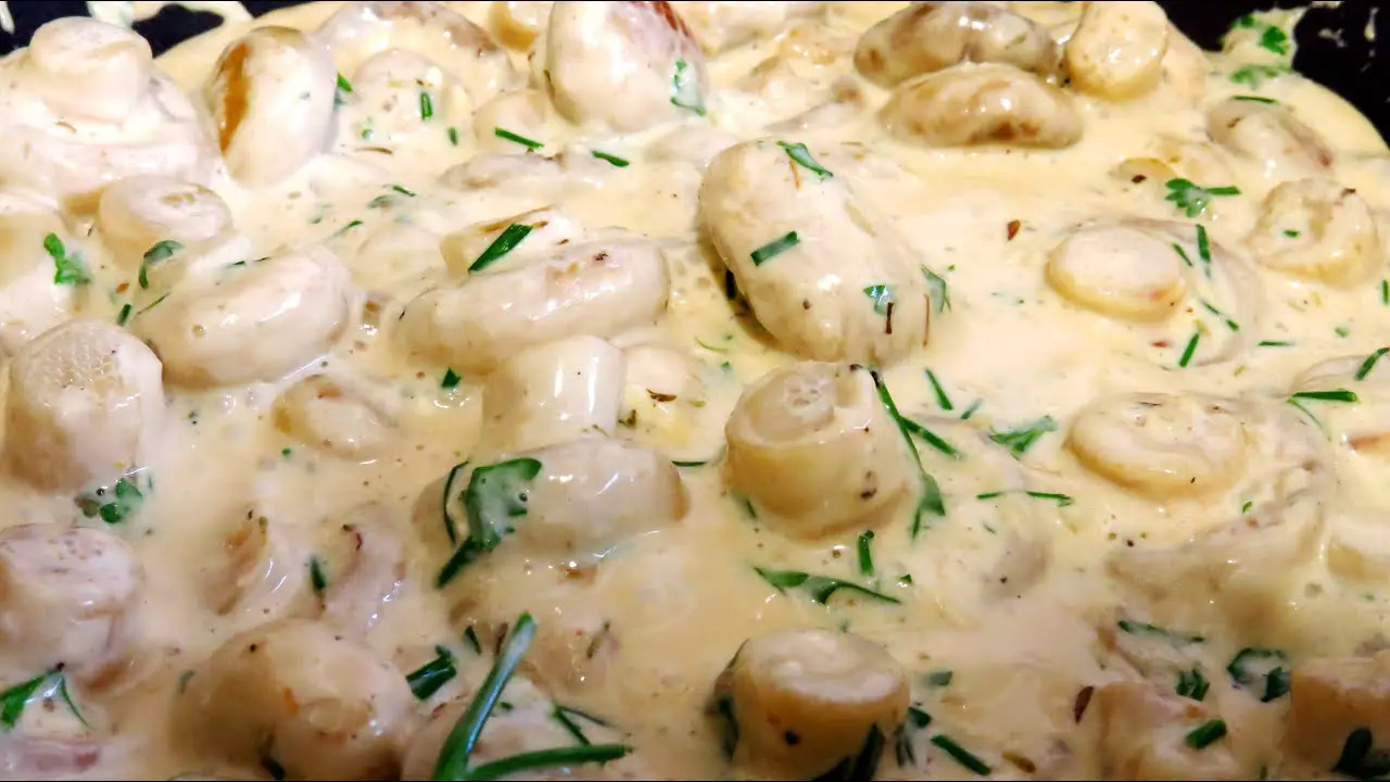 Garlic Mushrooms in Parmesan Cheese