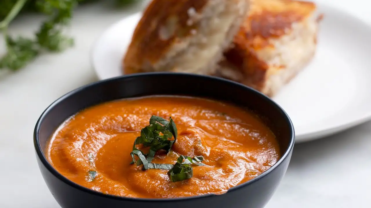 Slow Cooker Roasted Tomato Basil Soup