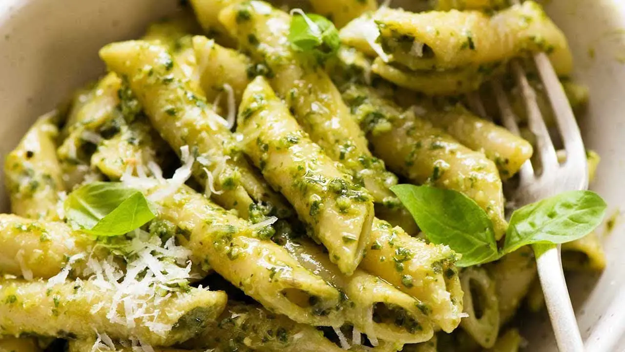 Shells with pesto