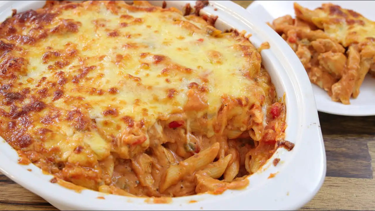 Cheesy Chicken Spaghetti Bake
