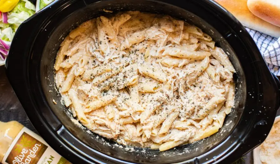Slow Cooker Creamy Chicken Pasta