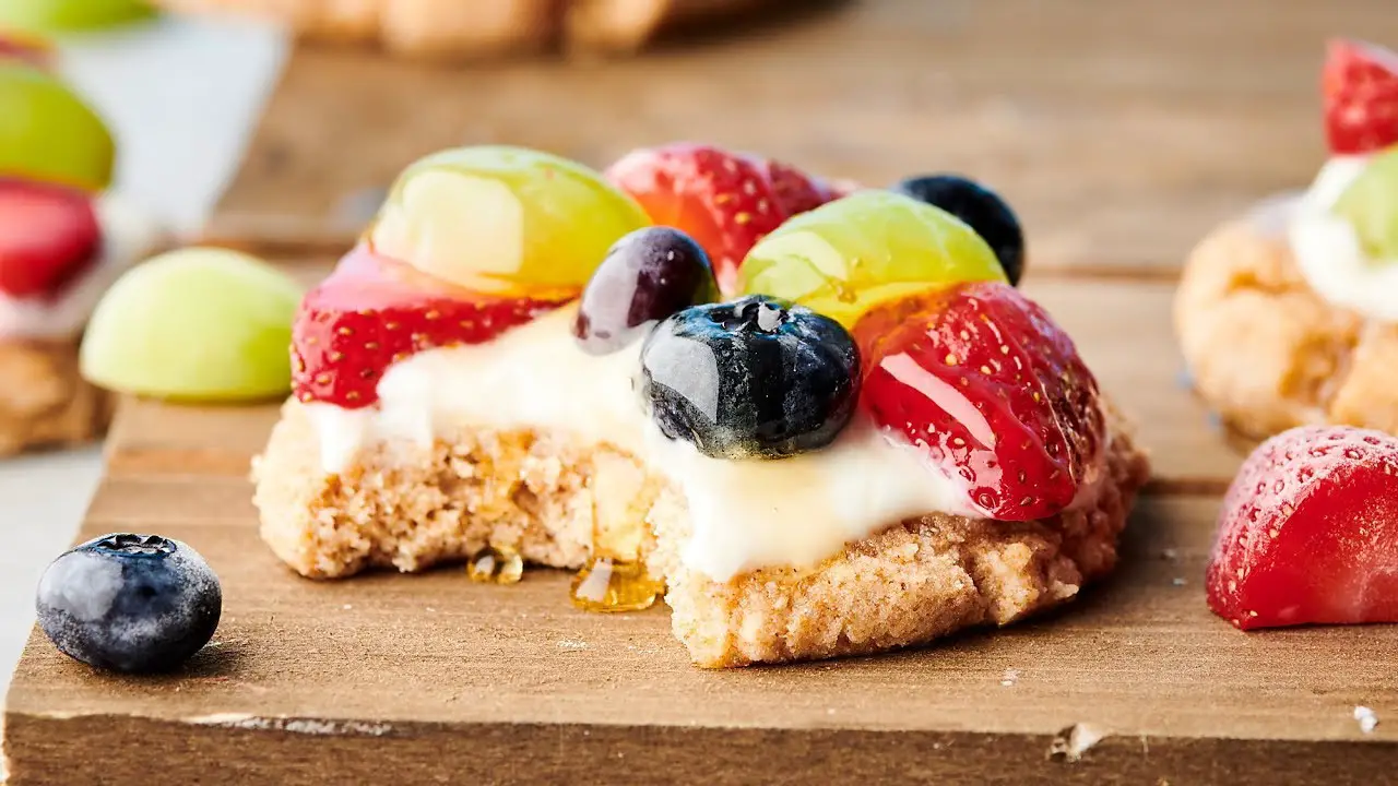 Fruit pizza cookies