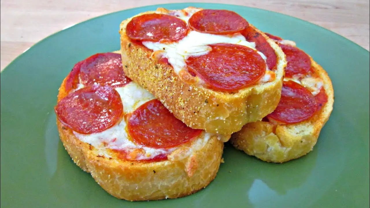 Garlic Toast Pizzas Recipe