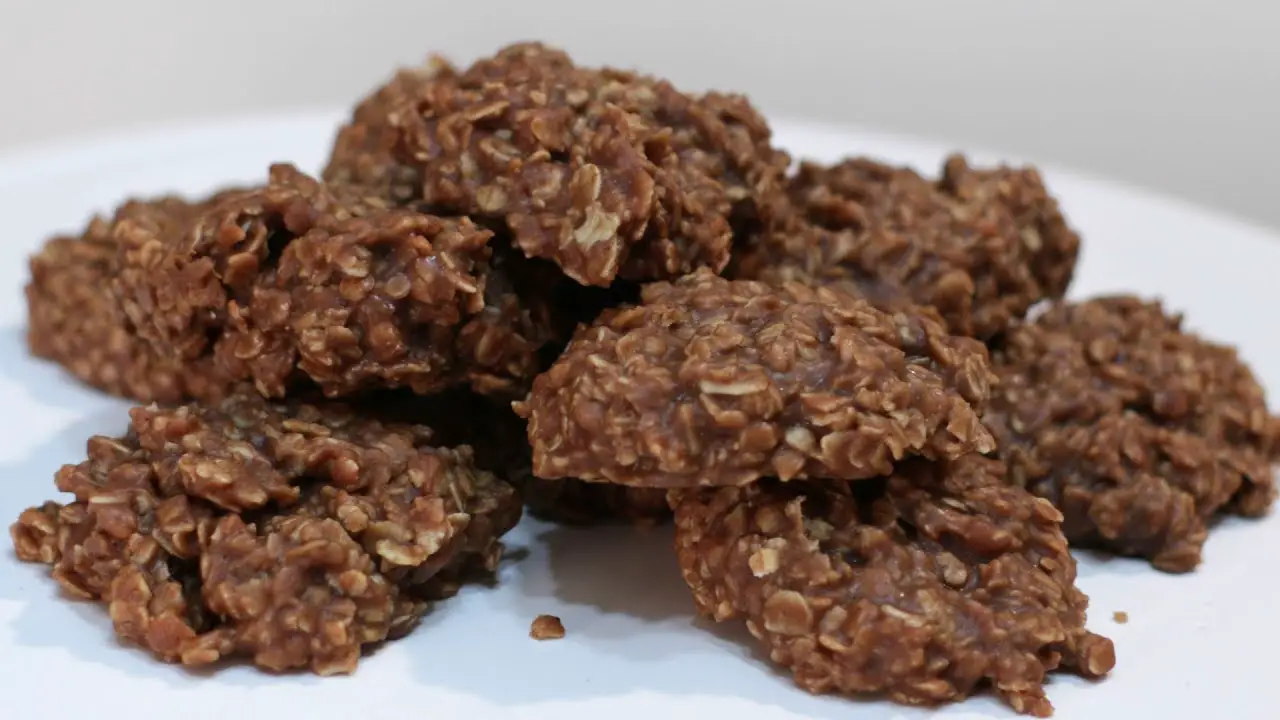No-Bake Oatmeal Fudge Cookies