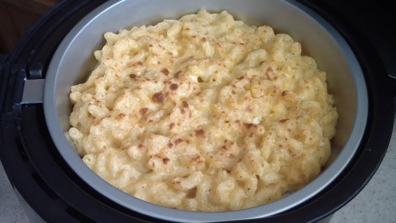 Air Fryer Macaroni and Cheese