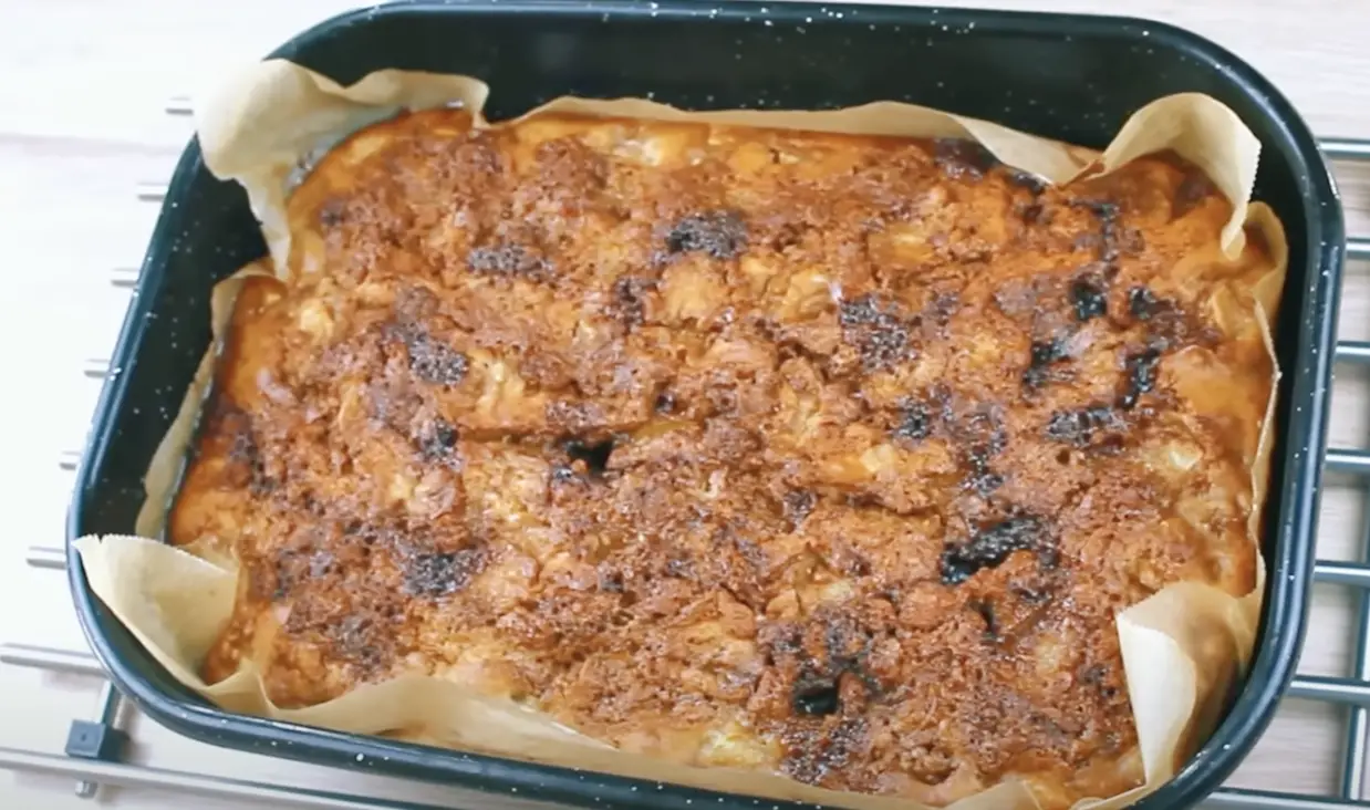 Irresistible Deep Dish Apple Crisp: