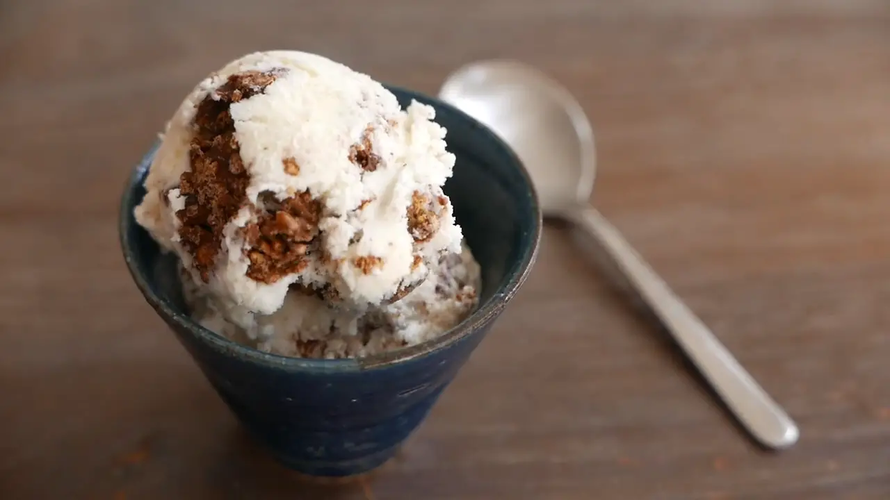 Flake ice cream