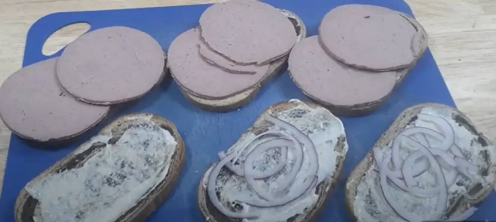 Liverwurst Sandwiches
