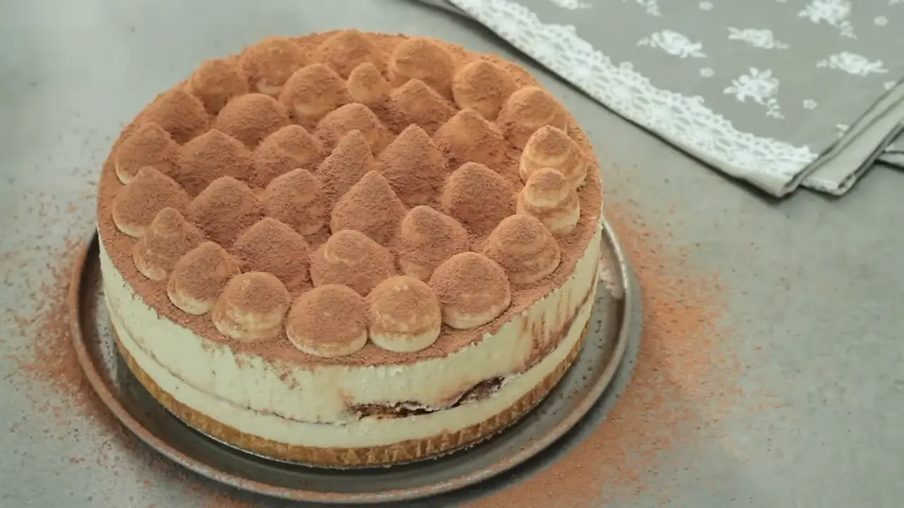 Decadent Tiramisu Cheesecake: A Heavenly Fusion of Two Classics