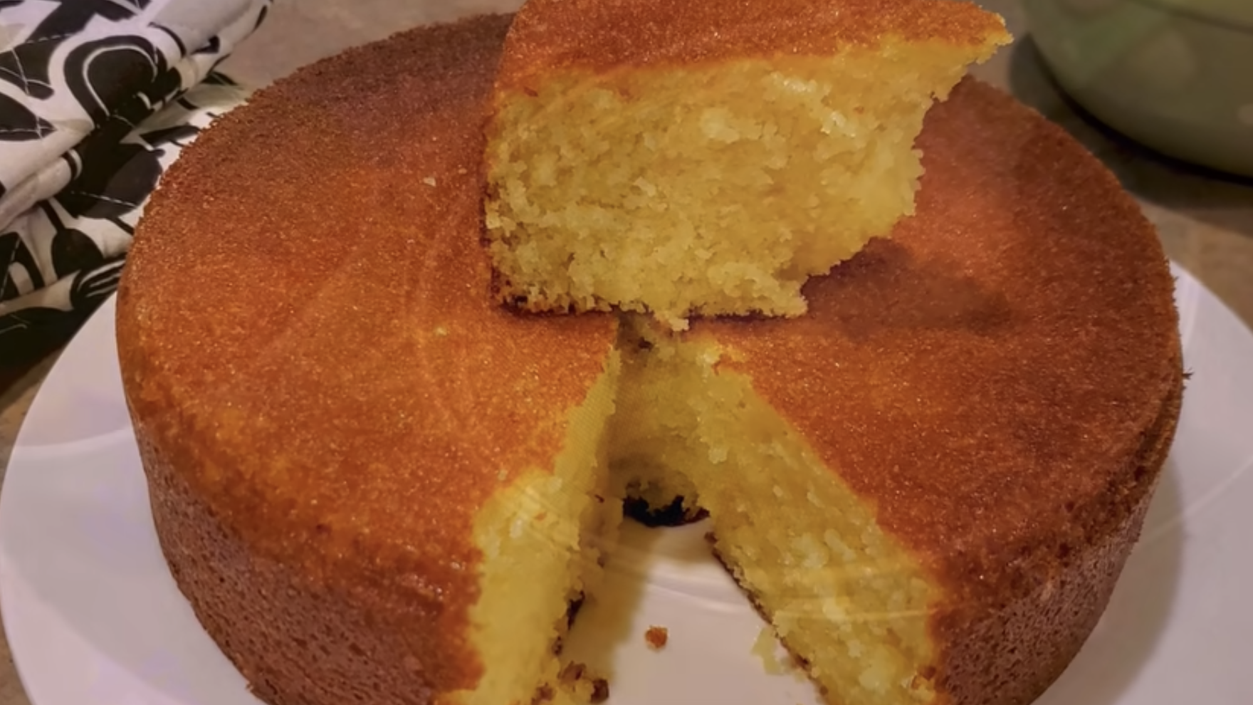 a delightful and fluffy lemon cake