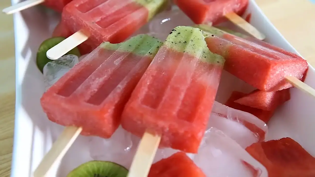 Kiwi Watermelon Fruit Popsicles – Recipe quick and easy