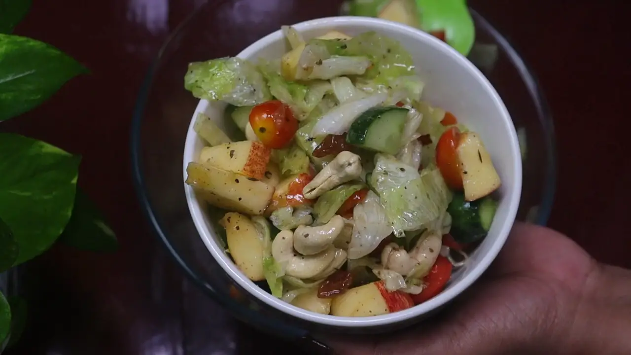 Crunchy Cucumber & Apple Salad