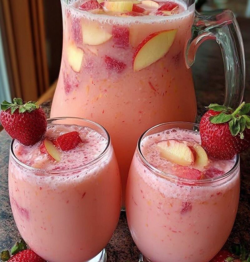 The Ultimate Creamy Strawberry Apple Punch: A Show-Stopping Refreshment for Any Gathering
