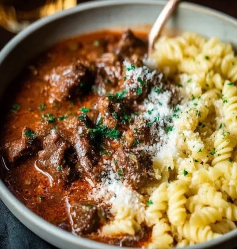 German Goulash Recipes: Authentic Rahmgulasch (Creamy Goulash)