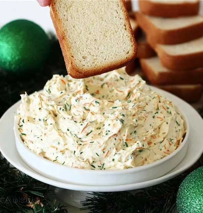 Creamy Garlic Herb Cheese Spread